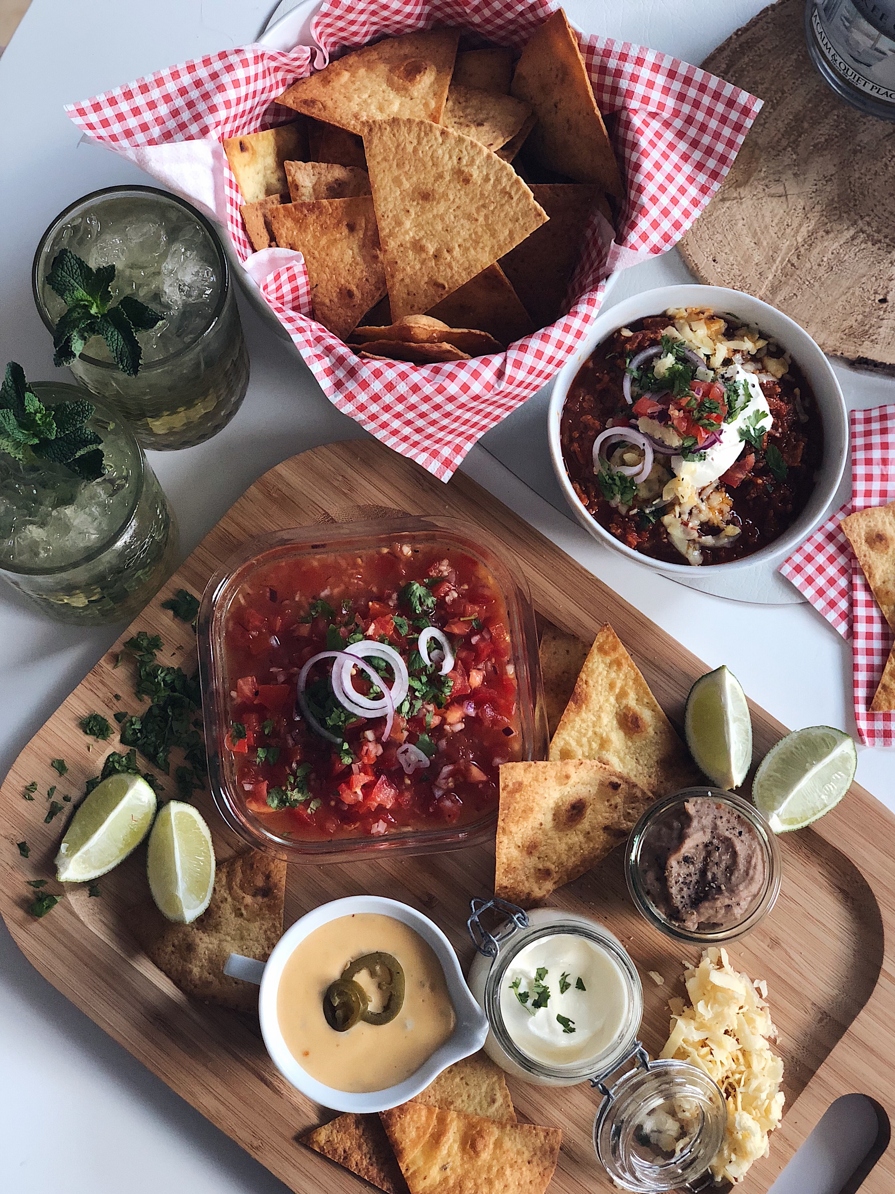 Lust auf mexikanisch? Heute gibt’s Tortilla Chips mit Dips!