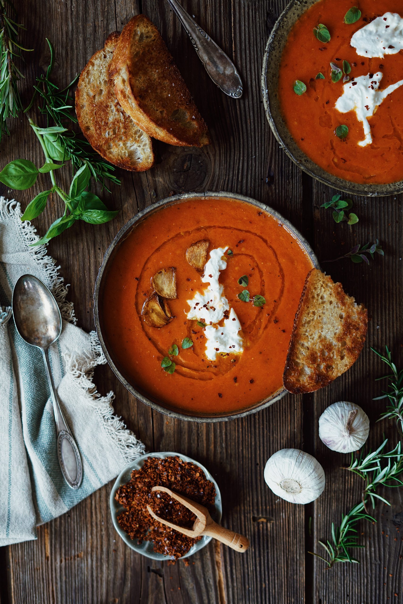 Ofengeröstete Tomatensuppe mit Burrata und Knoblauchbrot | Marry Kotter