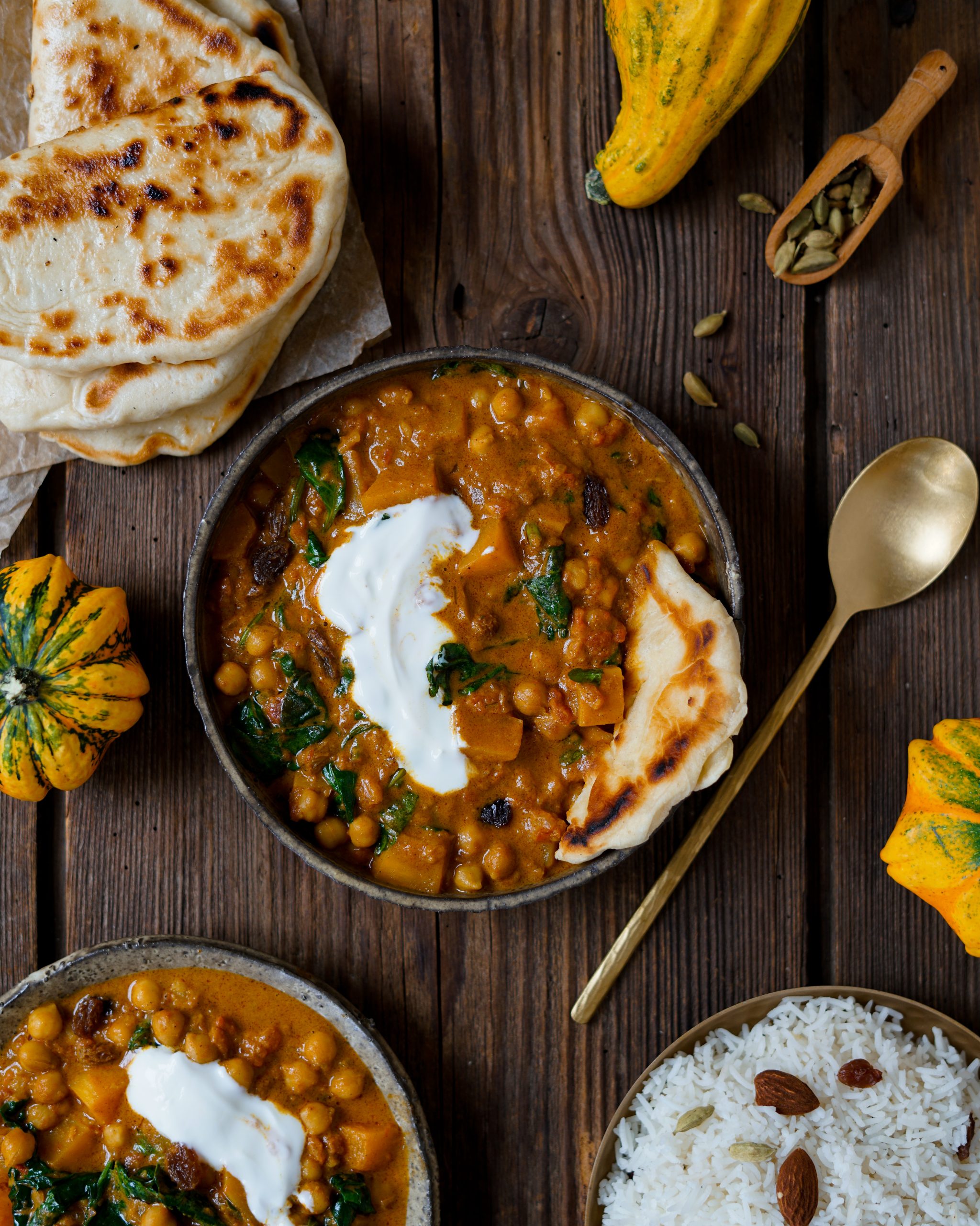 Kürbiscurry mit Kichererbsen und Naan